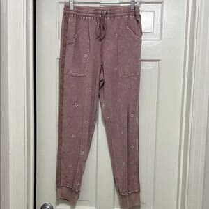 Easel Women's Star-Embroidered Joggers - Mauve